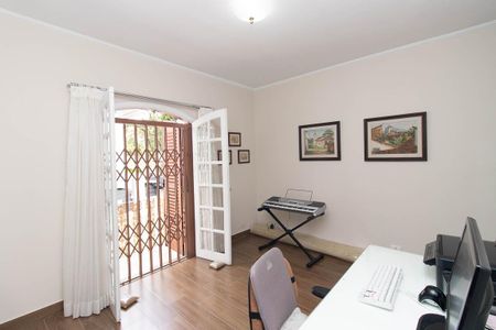 Casa à venda com 355m², 4 quartos e 8 vagasSuíte 2