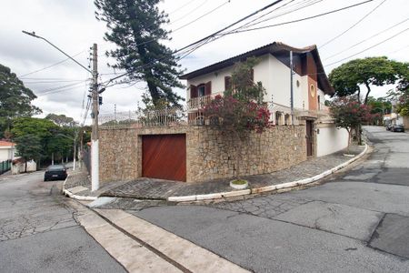 Casa à venda com 355m², 4 quartos e 8 vagasFachada