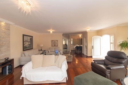 Casa à venda com 355m², 4 quartos e 8 vagasSala