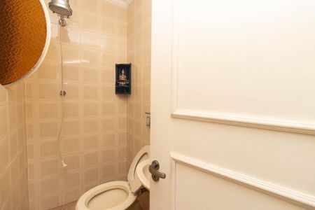 Casa à venda com 355m², 4 quartos e 8 vagasBanheiro da Garagem