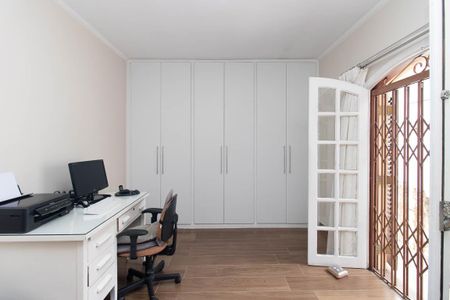 Casa à venda com 355m², 4 quartos e 8 vagasSuíte 2