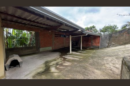 Casa à venda com 155m², 3 quartos e 4 vagasQuintal - Garagem