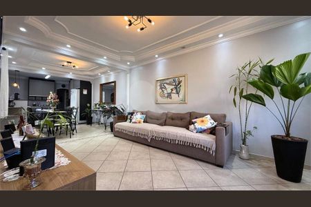 Casa à venda com 3 quartos, 200m² em Vila Mangalot, São Paulo