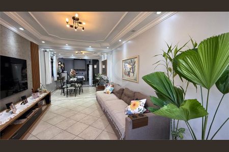 Casa à venda com 3 quartos, 200m² em Vila Mangalot, São Paulo