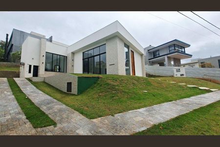 Casa à venda com 360m², 3 quartos e 4 vagas