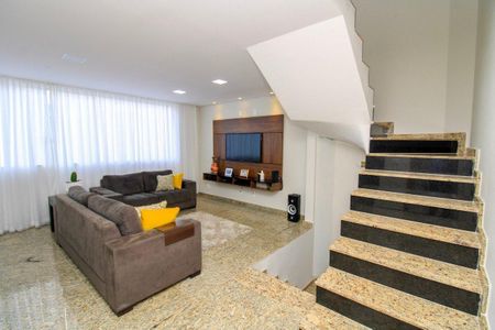 Casa à venda com 3 quartos, 180m² em Sagrada Família, Belo Horizonte