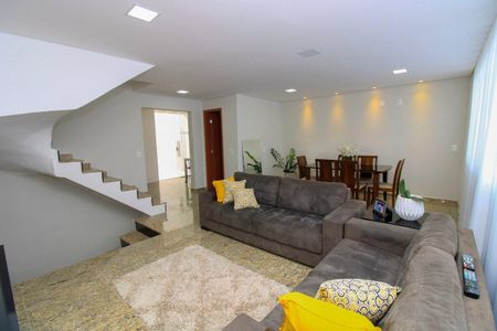 Casa à venda com 3 quartos, 180m² em Sagrada Família, Belo Horizonte