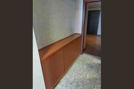 Apartamento à venda com 220m², 4 quartos e 4 vagas