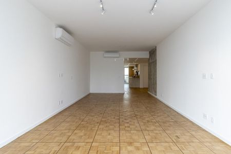 Apartamento à venda com 141m², 3 quartos e 1 vagaFoto 01