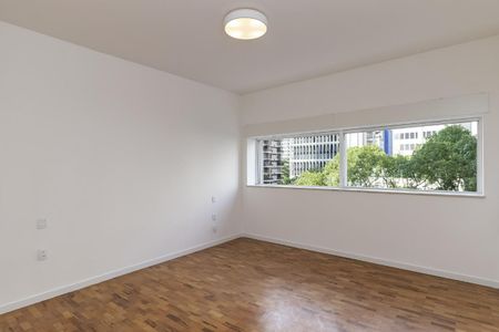 Apartamento à venda com 141m², 3 quartos e 1 vagaFoto 01