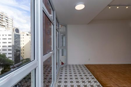 Apartamento à venda com 141m², 3 quartos e 1 vagaFoto 01