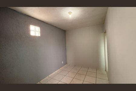 Quarto 01 de apartamento para alugar com 2 quartos, 40m² em Qr 210, Brasília