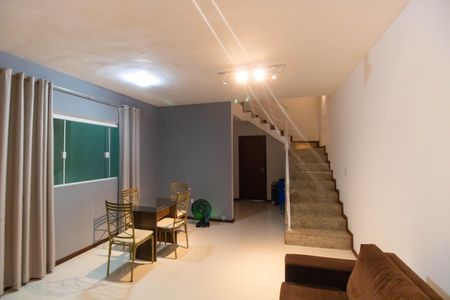 Sala de casa para alugar com 3 quartos, 174m² em Maravista, Niterói