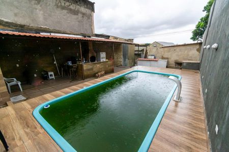 Casa à venda com 200m², 2 quartos e 1 vaga Casa à venda com 200m², 2 quartos e 1 vagaDeck da piscina