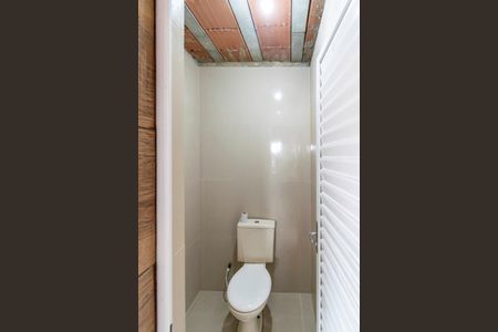 Casa à venda com 200m², 2 quartos e 1 vaga Casa à venda com 200m², 2 quartos e 1 vagaBanheiro da varanda 2