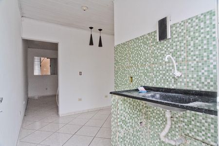 Cozinha de casa de condomínio para alugar com 1 quarto, 27m² em Brasilândia, São Paulo