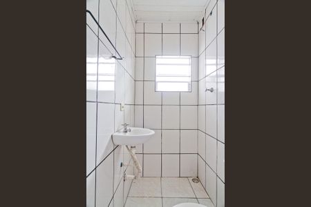 Banheiro de casa de condomínio para alugar com 1 quarto, 27m² em Brasilândia, São Paulo