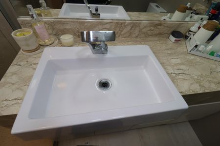 Apartamento à venda com 120m², 3 quartos e 2 vagasBanheiro da Suíte - Pia