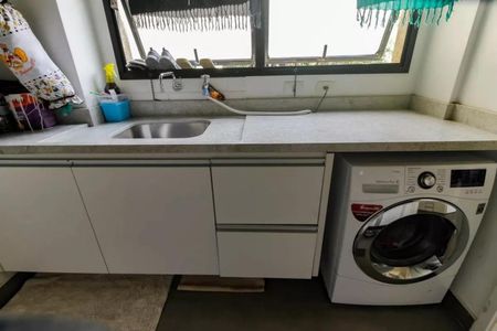 Apartamento à venda com 158m², 4 quartos e 3 vagasFoto 01