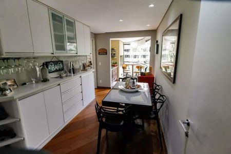 Apartamento à venda com 158m², 4 quartos e 3 vagasFoto 01