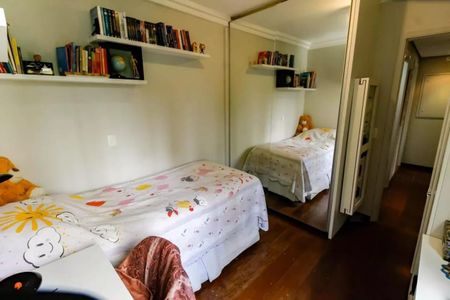 Apartamento à venda com 158m², 4 quartos e 3 vagasFoto 01