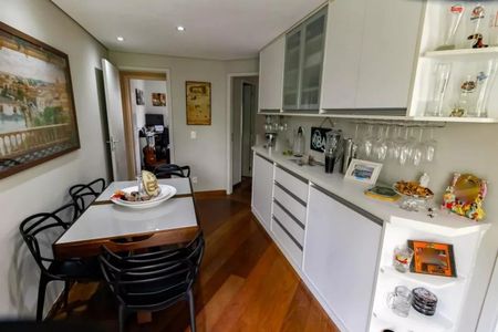 Apartamento à venda com 158m², 4 quartos e 3 vagasFoto 01