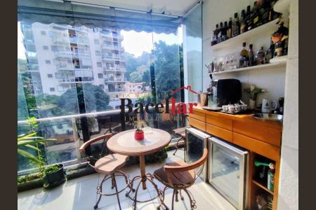 Apartamento à venda com 200m², 4 quartos e 3 vagas