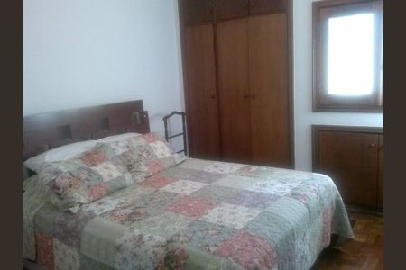 Casa à venda com 360m², 3 quartos e 2 vagasQuarto