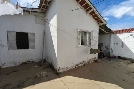 Casa à venda com 250m², 2 quartos e 2 vagasQuintal