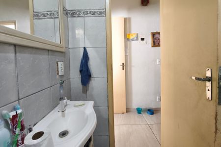 Casa à venda com 250m², 2 quartos e 2 vagasBanheiro