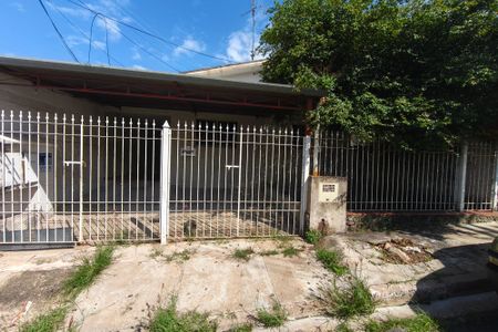 Casa à venda com 250m², 2 quartos e 2 vagasFachada