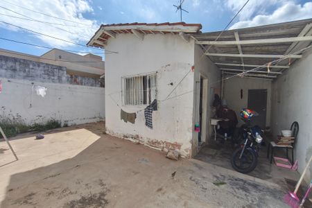 Casa à venda com 250m², 2 quartos e 2 vagasQuintal