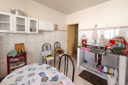 Casa à venda com 250m², 2 quartos e 2 vagasCozinha