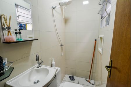 Casa para alugar com 99m², 2 quartos e 2 vagasBanheiro da Suíte 1