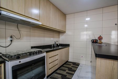 Casa para alugar com 99m², 2 quartos e 2 vagasCozinha