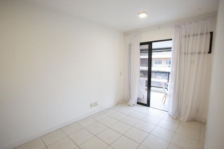 Sala de apartamento para alugar com 2 quartos, 70m² em Freguesia (jacarepaguá), Rio de Janeiro