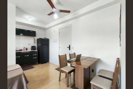 Sala de apartamento para alugar com 2 quartos, 42m² em Santo Cristo, Rio de Janeiro