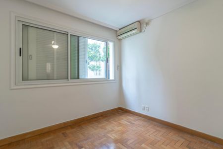 Apartamento à venda com 128m², 3 quartos e 1 vaga Apartamento à venda com 128m², 3 quartos e 1 vagaQuarto Suíte