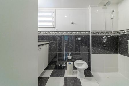 Apartamento à venda com 128m², 3 quartos e 1 vaga Apartamento à venda com 128m², 3 quartos e 1 vagaBanheiro da Suíte