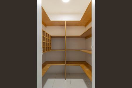 Apartamento à venda com 128m², 3 quartos e 1 vaga Apartamento à venda com 128m², 3 quartos e 1 vagaDespensa