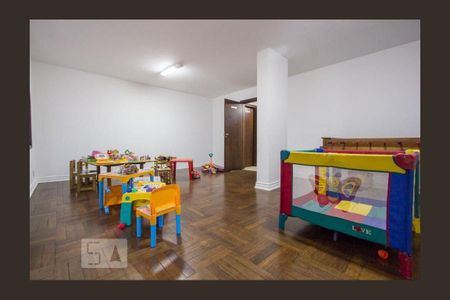 Apartamento à venda com 128m², 3 quartos e 1 vaga Apartamento à venda com 128m², 3 quartos e 1 vagaÁrea comum - Brinquedoteca