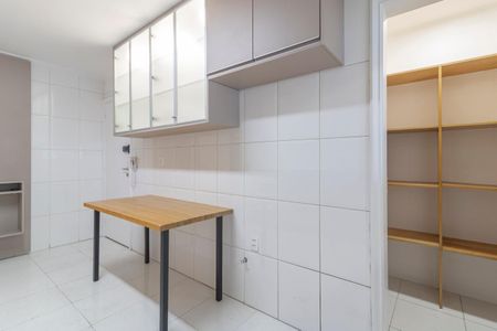 Apartamento à venda com 128m², 3 quartos e 1 vaga Apartamento à venda com 128m², 3 quartos e 1 vagaCozinha