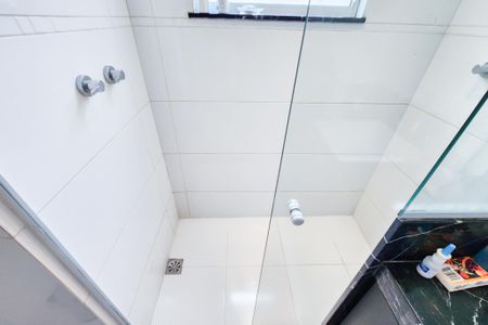 Apartamento à venda com 115m², 3 quartos e 1 vaga Apartamento à venda com 115m², 3 quartos e 1 vagaBanheiro da Suite