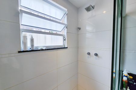 Apartamento à venda com 115m², 3 quartos e 1 vaga Apartamento à venda com 115m², 3 quartos e 1 vagaBanheiro da Suite