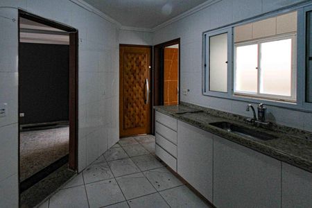Casa de condomínio à venda com 163m², 3 quartos e 4 vagas