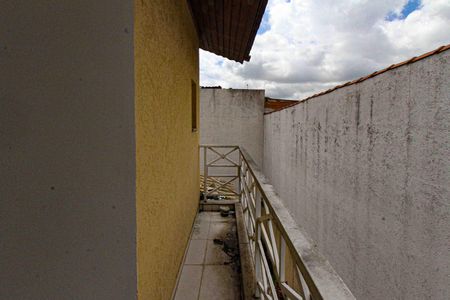 Casa de condomínio à venda com 163m², 3 quartos e 4 vagas Casa de condomínio à venda com 163m², 3 quartos e 4 vagasVaranda da Suite