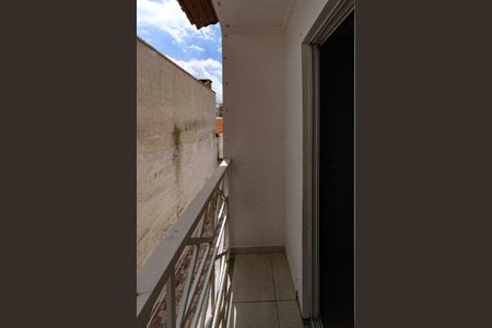 Casa de condomínio à venda com 163m², 3 quartos e 4 vagas Casa de condomínio à venda com 163m², 3 quartos e 4 vagasVaranda