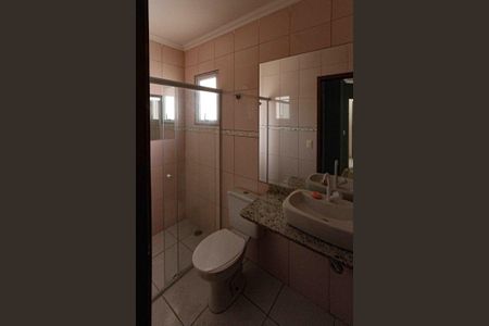 Casa de condomínio à venda com 163m², 3 quartos e 4 vagas Casa de condomínio à venda com 163m², 3 quartos e 4 vagasBanheiro de Suite