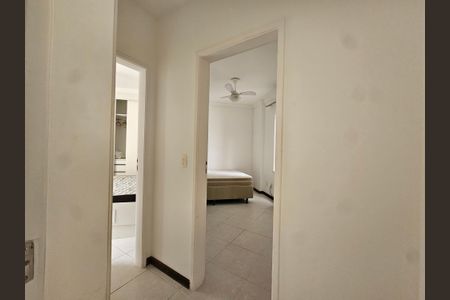 Corredor de apartamento para alugar com 3 quartos, 90m² em Pituba, Salvador