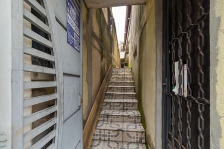 Casa para alugar com 30m², 1 quarto e sem vaga Casa para alugar com 30m², 1 quarto e sem vagaEscada de acesso